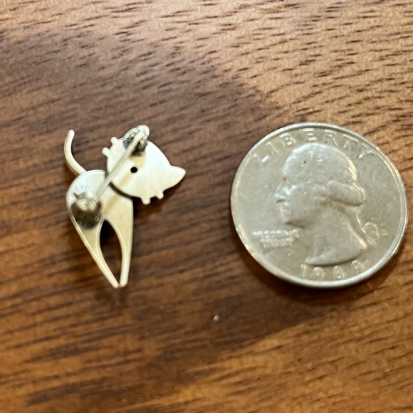 Tiny Artisan Cat Pin • Metal • Vintage - Picture 2 of 3